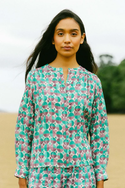 Blusa_estampada_mujer_verano_fluida_geom_trico_3