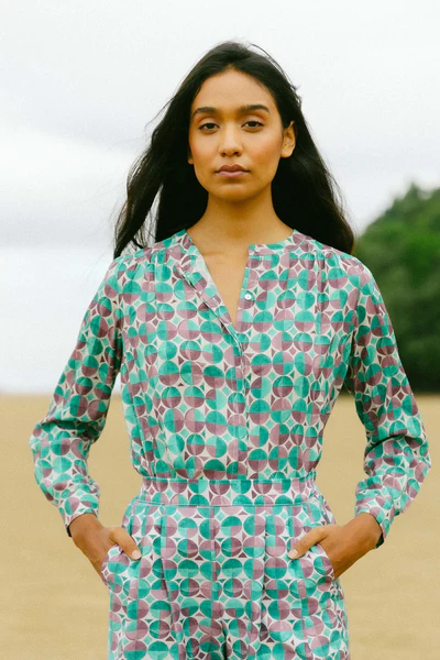 Blusa_estampada_mujer_verano_fluida_geom_trico_5