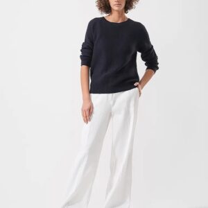 ecológica que es biodegradable. Tiene propiedades transpirables y reguladoras de la humedad y se considera sostenible. 