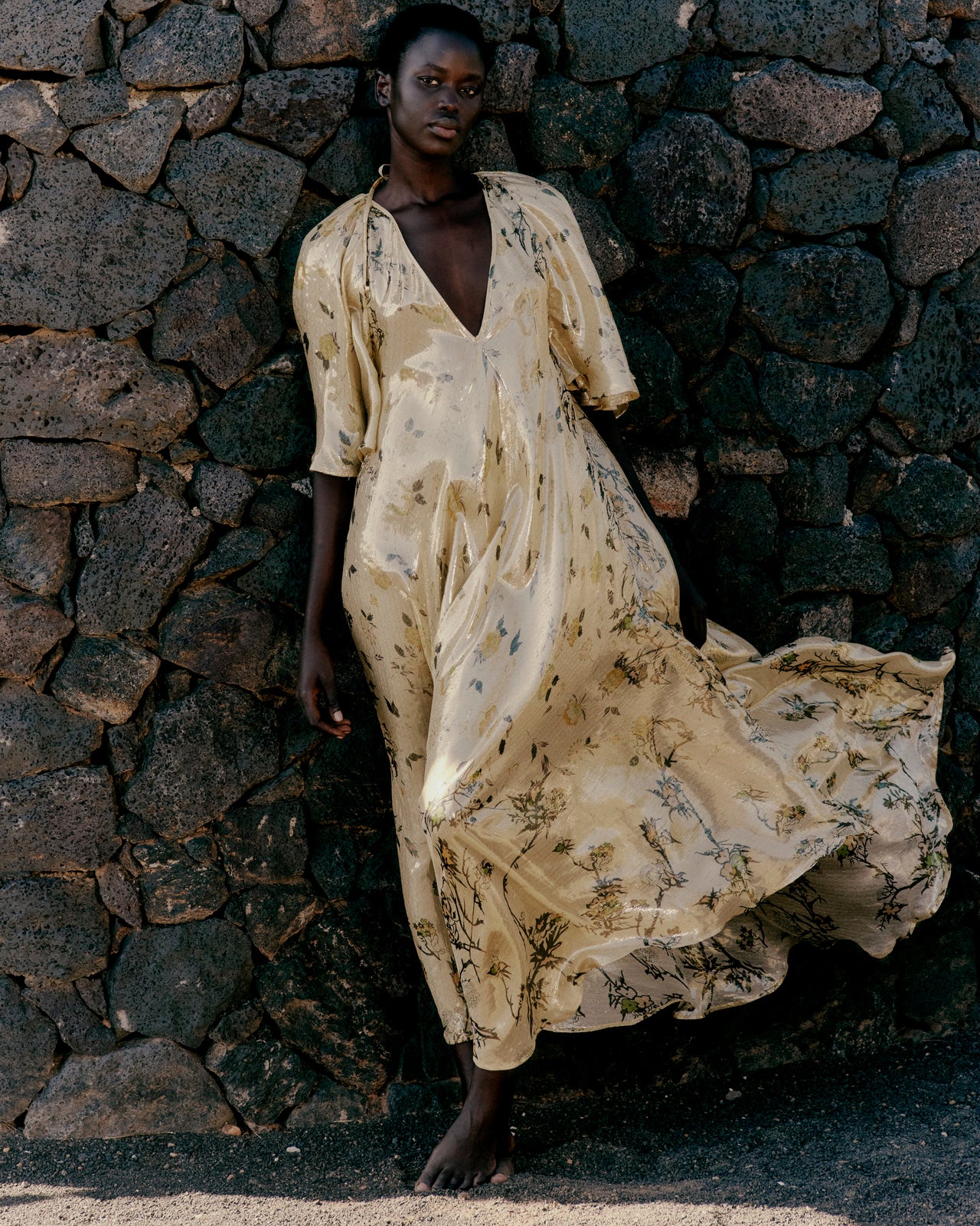 Vestido dorado largo en seda lúrex estampada | MES DEMOISELLES Vestido dorado largo en seda lúrex estampada