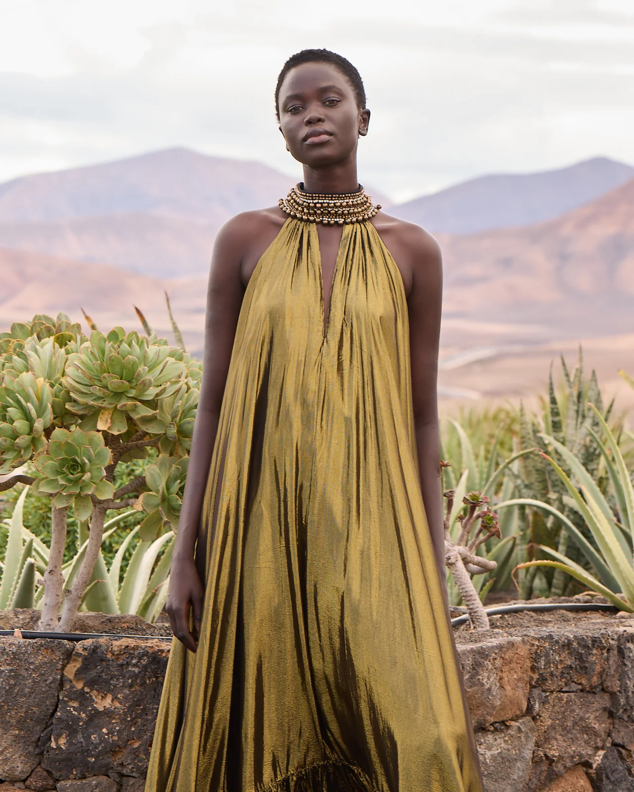 Vestido largo con cuello joya en viscosa lúrex. mesdemoiselles ..jpg Vestido largo con cuello joya en viscosa lúrex