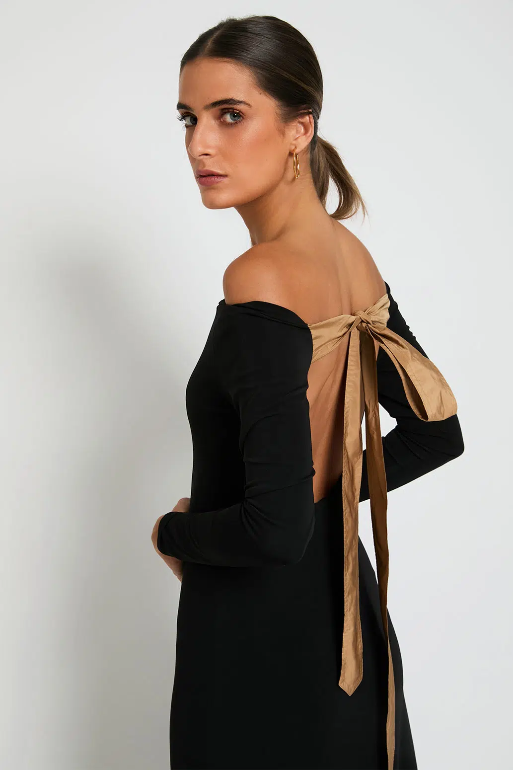 Vestido Adelia en punto con manga y lazo de tafetán en la espalda.ç.jpg Vestido Adelia en punto con manga y lazo de tafetán en la espalda.