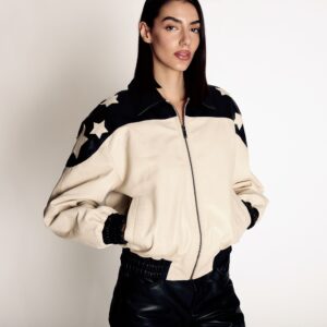 Chaqueta de cuero Roxanne MILK con parches de estrellas | TOSCA BLU