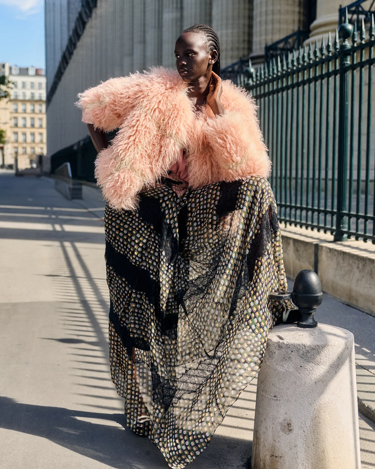 abrigo de pelo rosa mesdemoiselles 455.jpg Abrigo de pelo rosa | MESDEMOISELLES PARISAbrigo de pelo rosa | MESDEMOISELLES PARIS