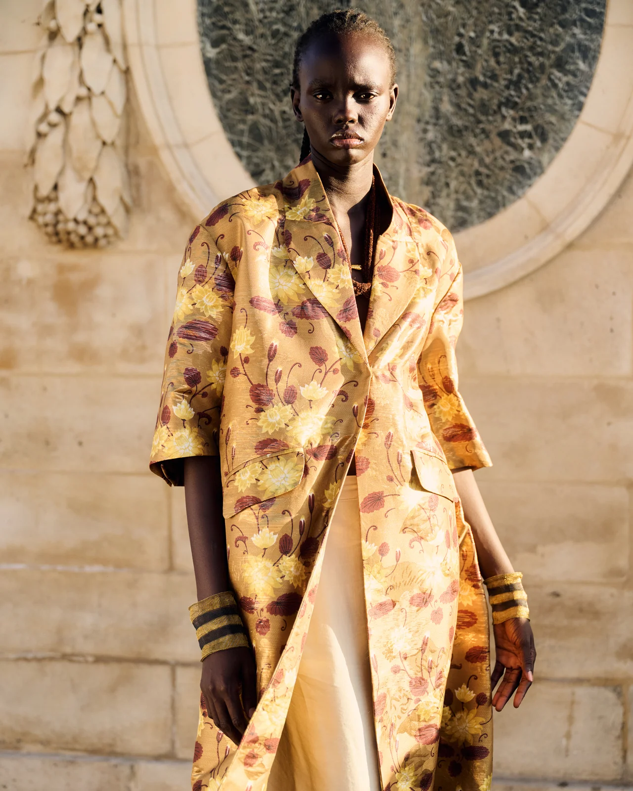 Abrigo de viscosa metalizada con estampado floral | MES DEMOISELLES .jpg Abrigo de viscosa metalizada con estampado floral | MES DEMOISELLES
