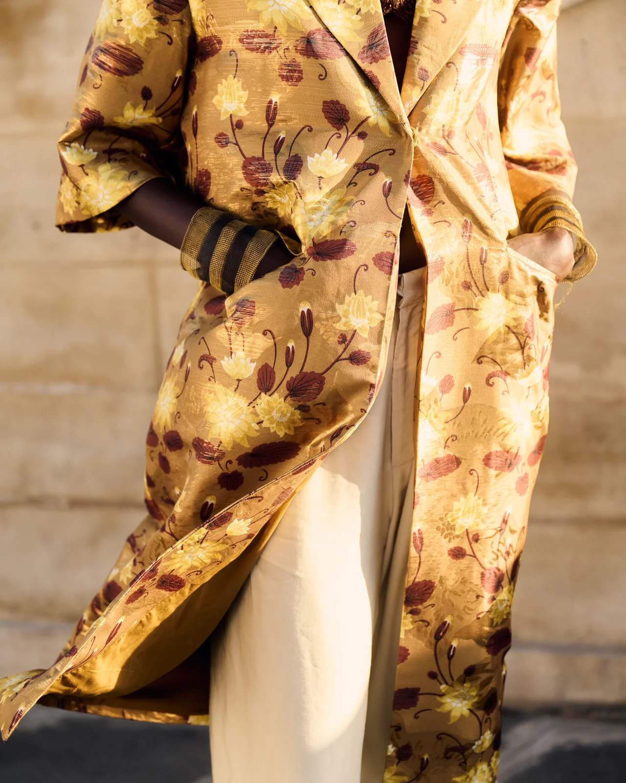 Abrigo de viscosa metalizada con estampado floral | MES DEMOISELLES 1.jpg Abrigo de viscosa metalizada con estampado floral | MES DEMOISELLES